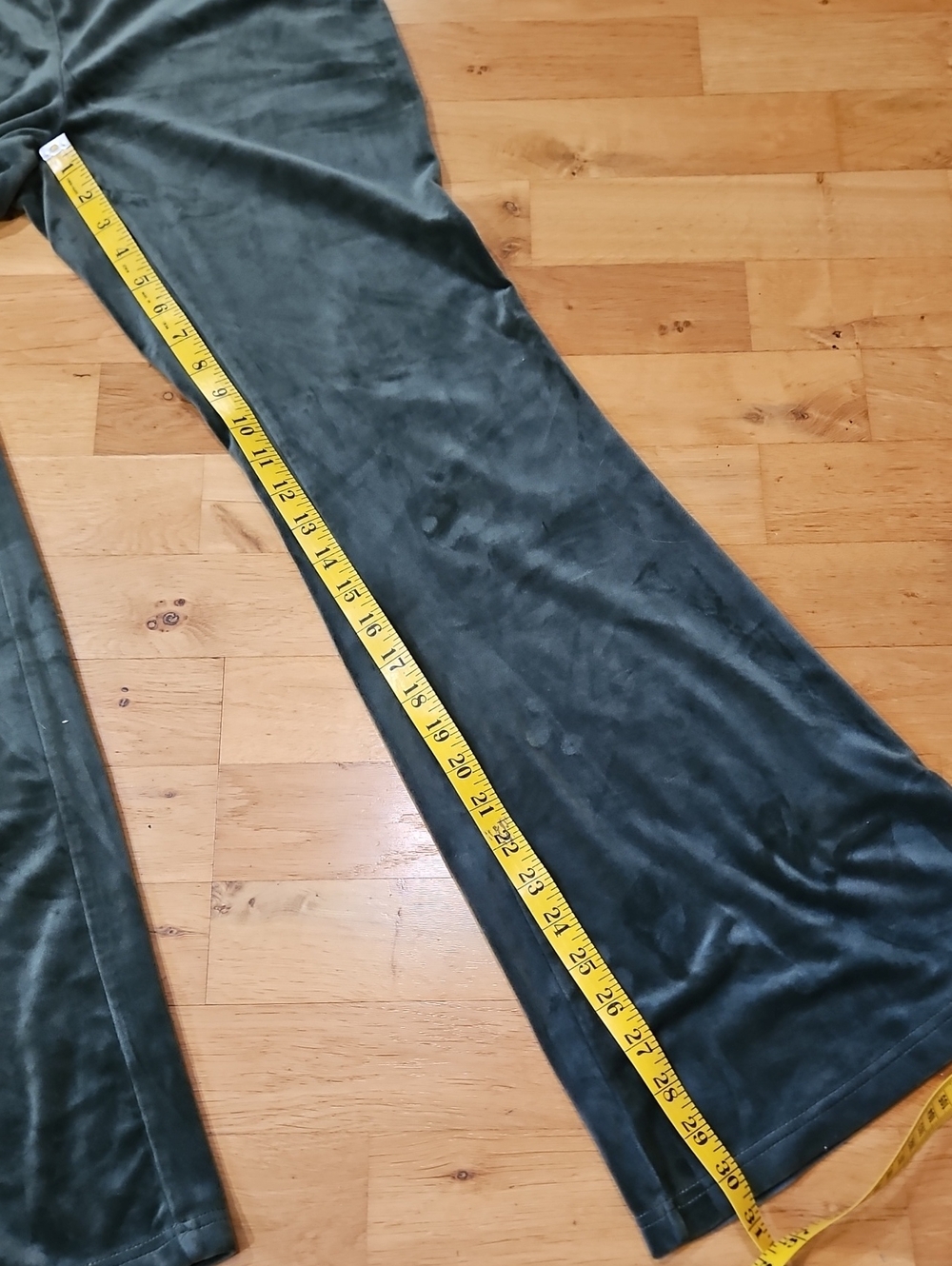 Juicy Couture Olive Green Velour Leggings with Crest - Picture 11 of 12